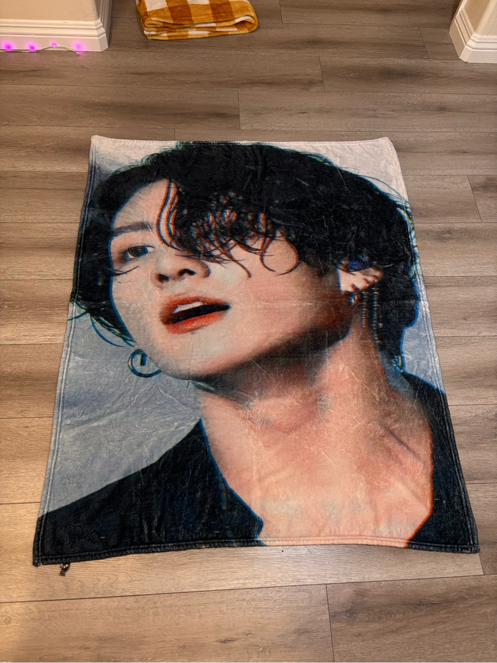 Jungkook K-Pop Photo Throw Blanket Soft Plush Fleece 40in x 50in